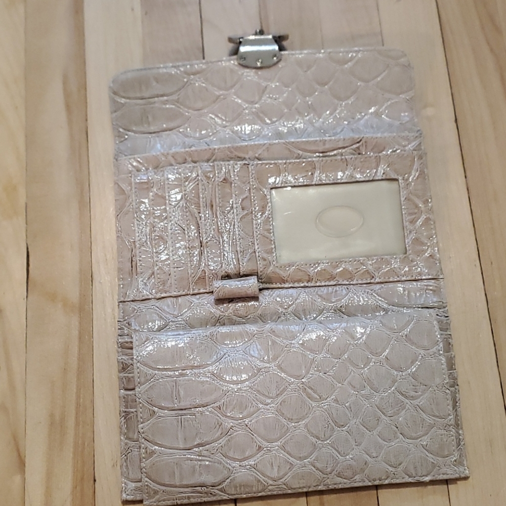 Wallet - Picture 3 of 5